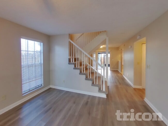 Photo - 11011 Greenaire Dr