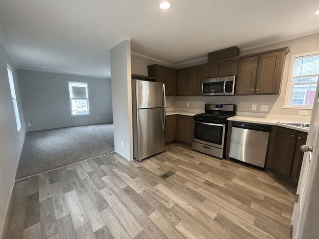 Photo - 39500 Warren Rd