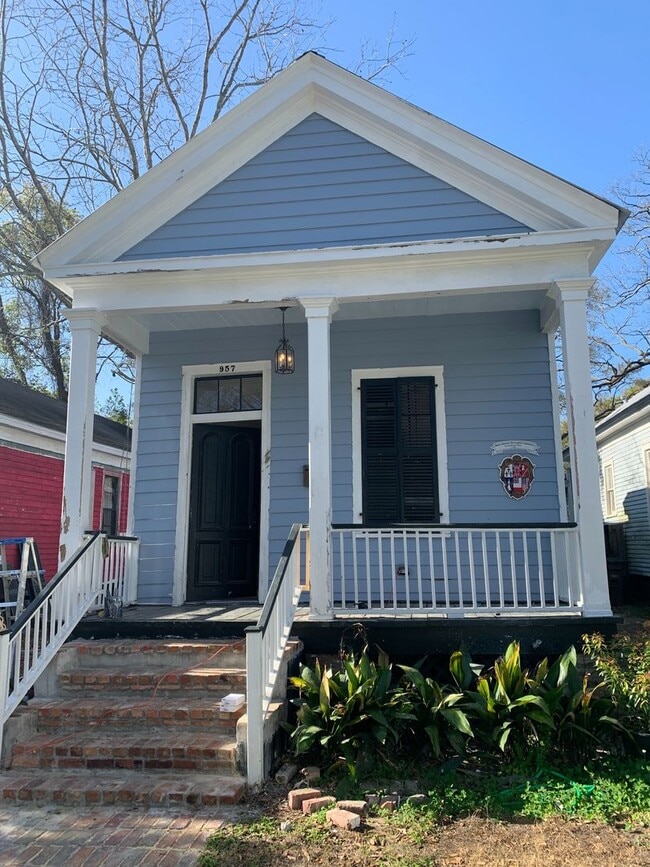 Building Photo - Oakleigh Garden District
