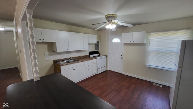 Photo - 7810 Cullen Dr