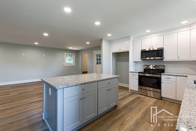 Photo - 3979 Potomac Dr NW
