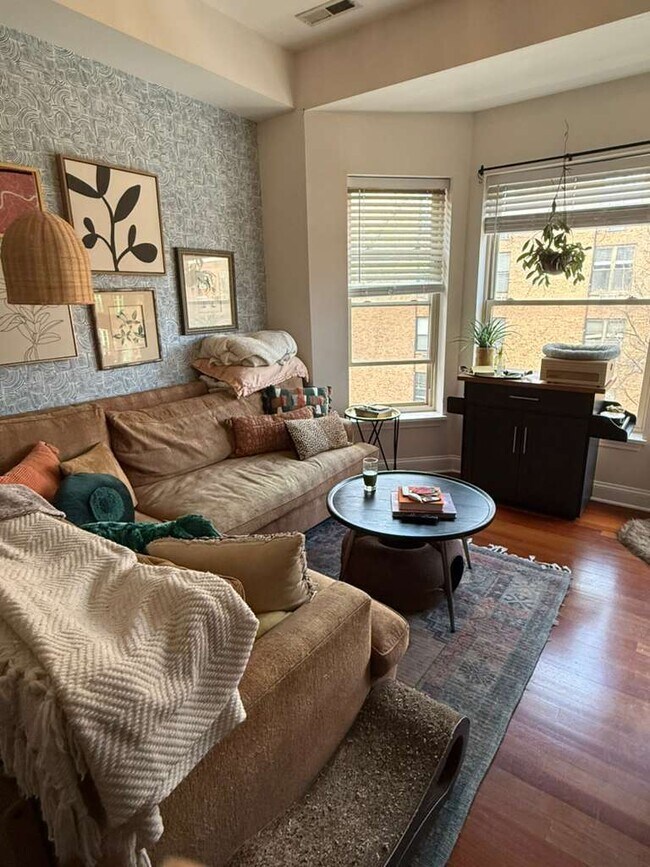 Photo - 807 W Lill Ave