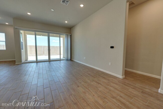 Photo - 325 Clovis Ave