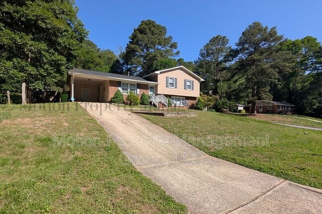 Building Photo - 2400 Lawrence Dr