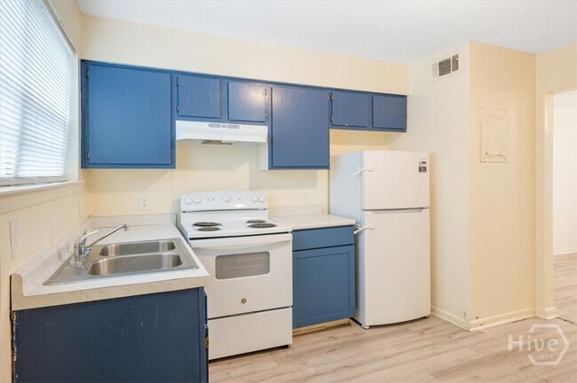 Photo - 5340 La Roche Ave Unit 2