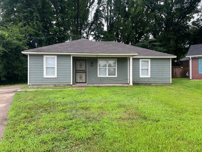 Building Photo - 3805 Lake Park Cove