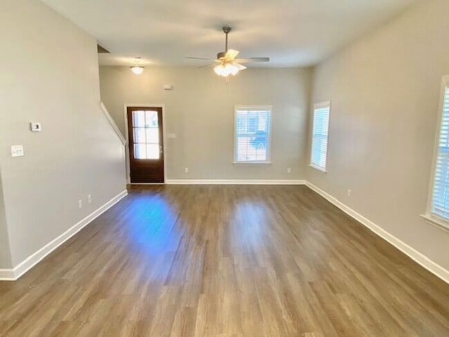 Photo - Now Lasing a 4 Bedroom 2.5 bath home in Ho...