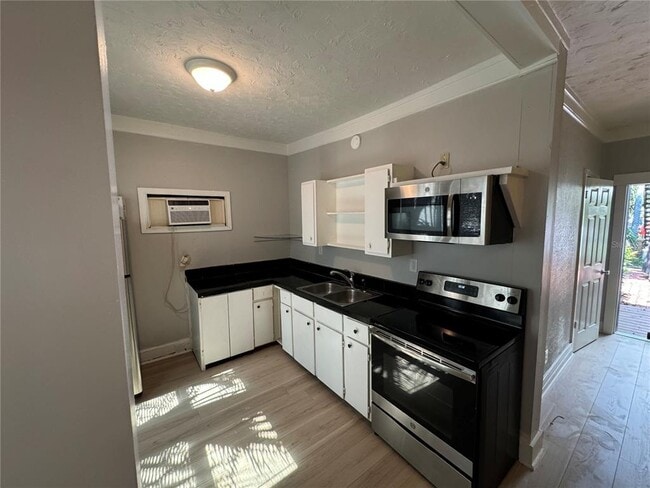 Photo - 7306 Earlwood Ave