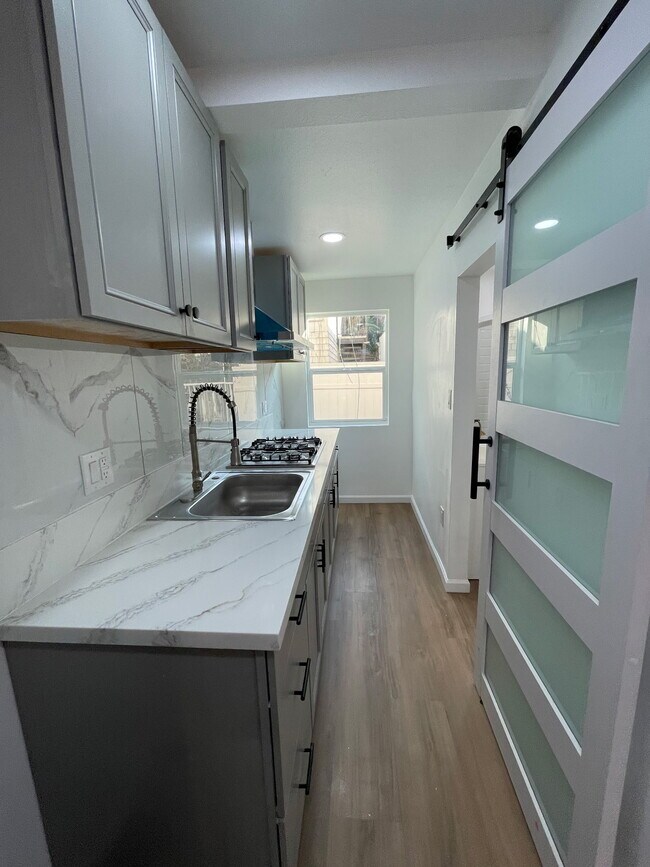 Photo - 4063 Lincoln Ave Unidad E