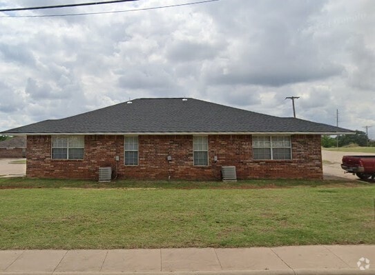 Building Photo - 120 S Burdick St Rental