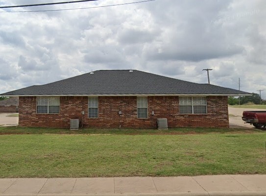 Building Photo - Wellsprings Studio Presidential Estates Rental