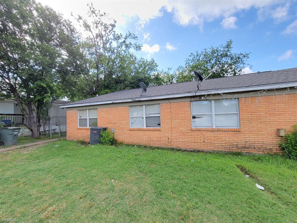 2 br, 1 bath 4plex - 1103 Groesbeck St - 2 br, 1 bath 4plex - 1103 Groesbeck St Rental