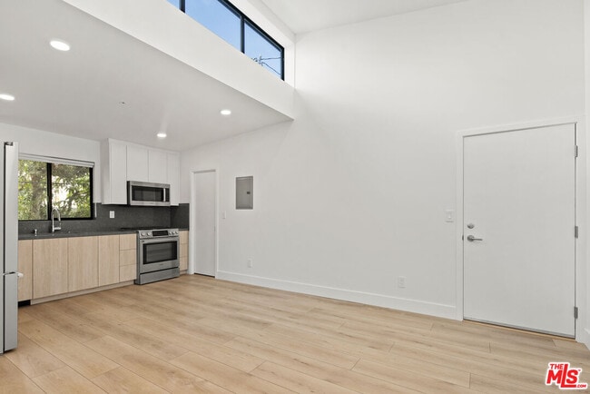 Photo - 2918 3rd St Unidad 6