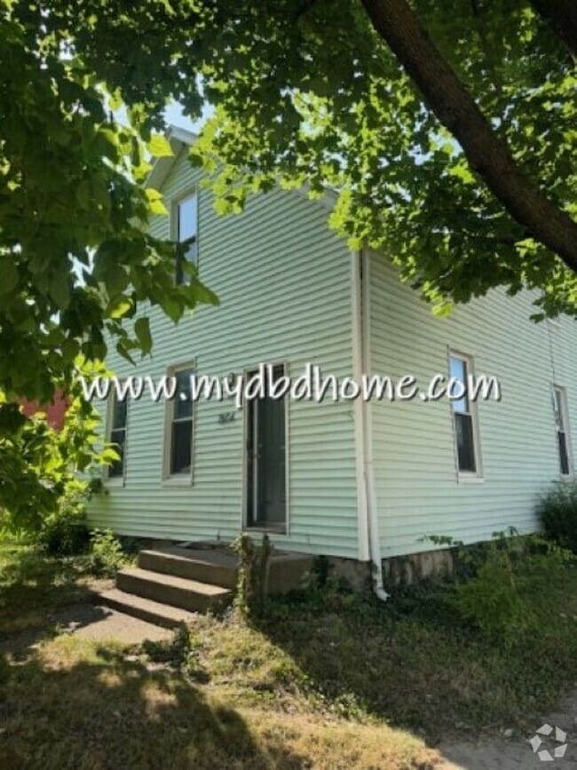 Building Photo - 2404 Chestnut St Rental