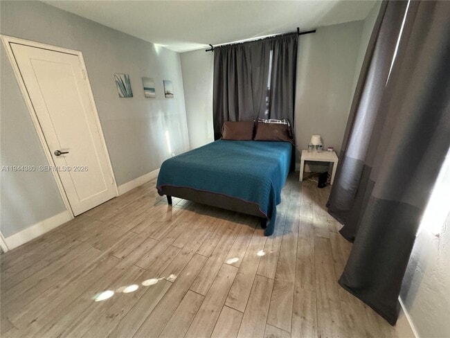 Photo - 825 N 26th Ave