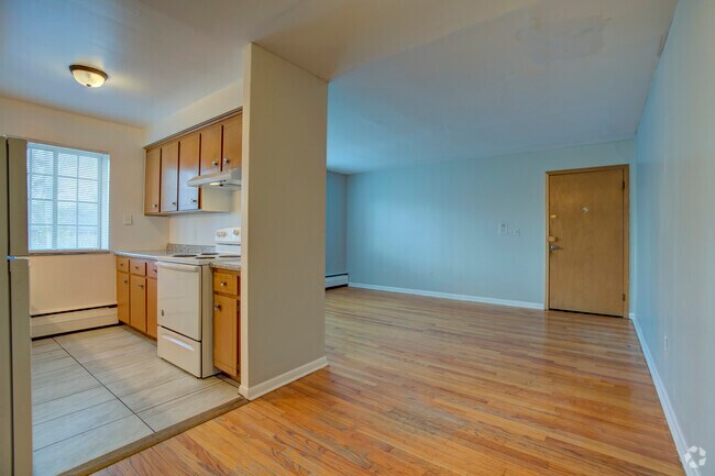 2BR, 1BA - 660SF - Dining Room - Saf Cadieux LLC
