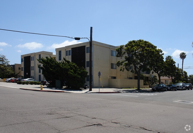 Royal Pacific Apartments - Royal Pacific Apartments