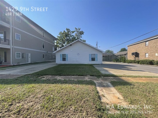 Building Photo - 1429 9th St Rental