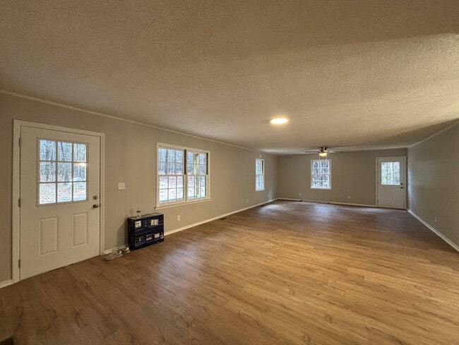 Photo - 6727 Seven Islands Rd