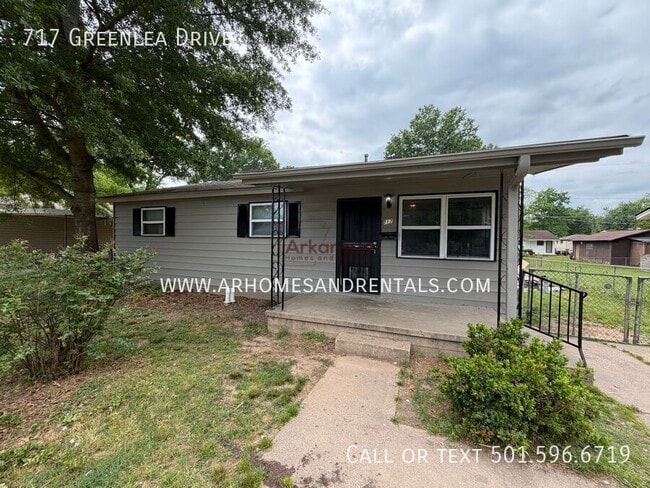 Building Photo - 717 Greenlea Dr
