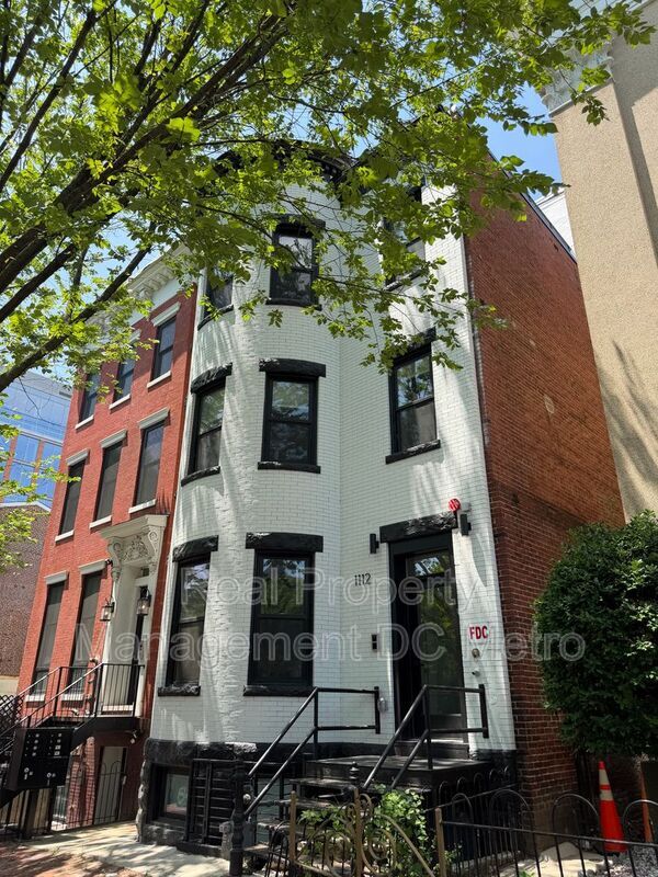 Building Photo - 1112 6th St NW