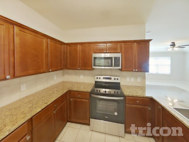 Photo - 2060 Brisbon St