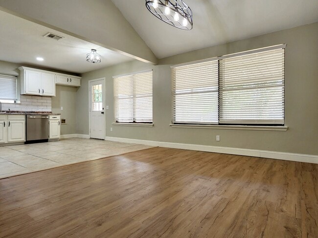 Photo - 11703 Lorene Ave