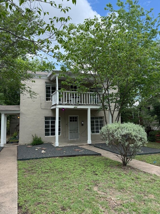 Building Photo - 1408 Kirkwood Rd Unit A