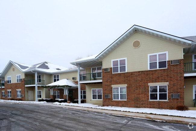 Lincoln Court Senior