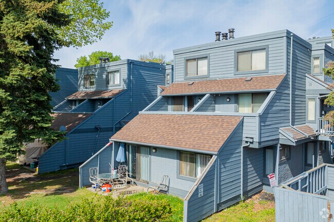 Photo - Queen's Park Townhomes