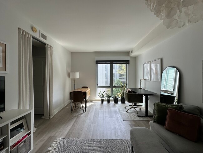 Photo - 4101 Albemarle St NW Unit 419