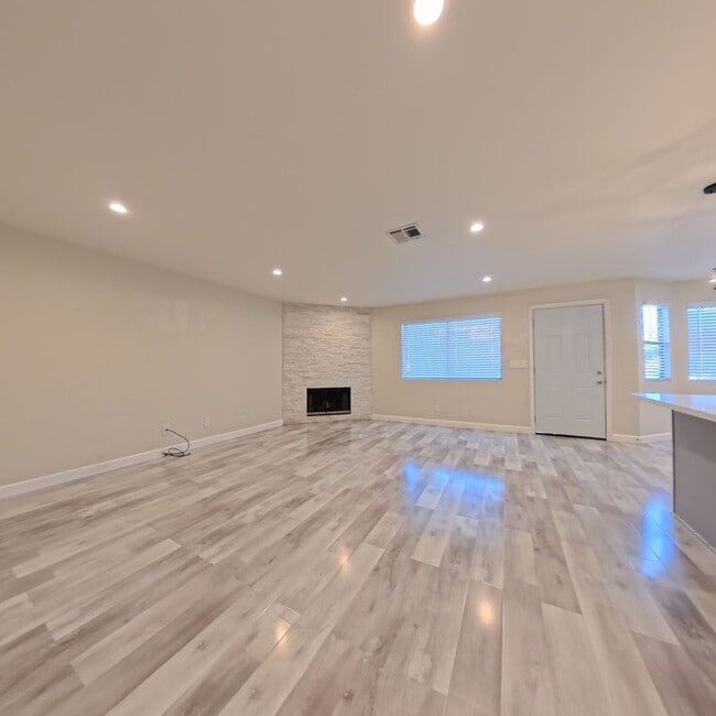 Photo - Modern style 2 Bed 2 bath Condo 1st Floor at The Lakes!