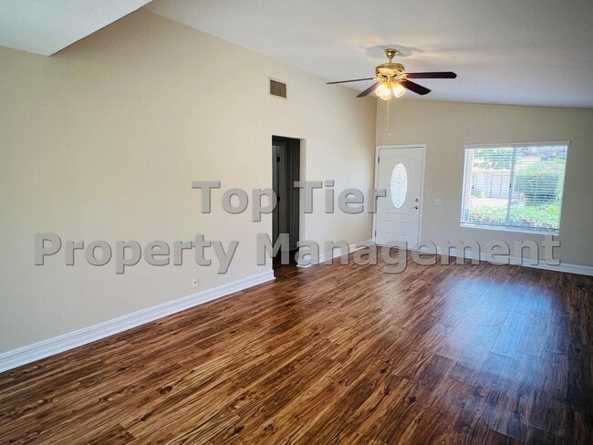 Photo - 663 Cedar St