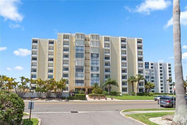 Building Photo - 830 S Gulfview Blvd Unit 104 Rental