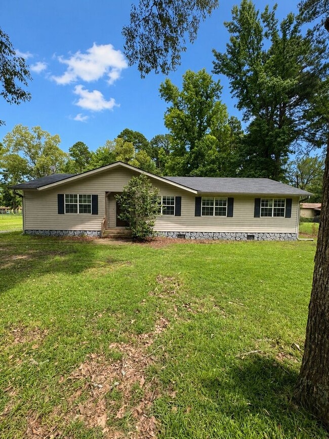 Building Photo - Haughton Home!