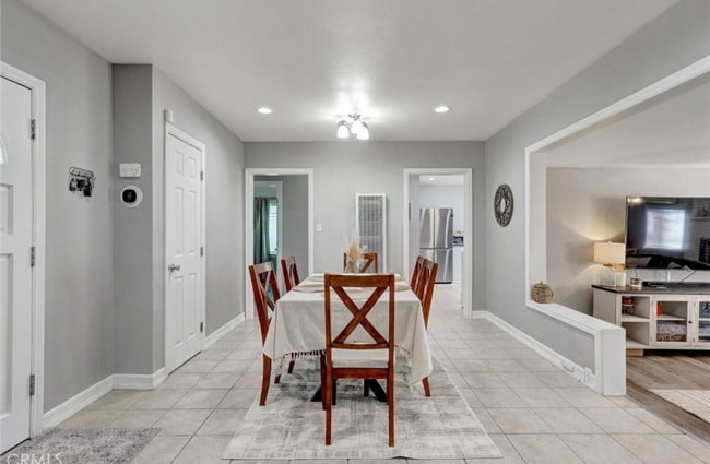 Photo - 10337 Garfield Ave