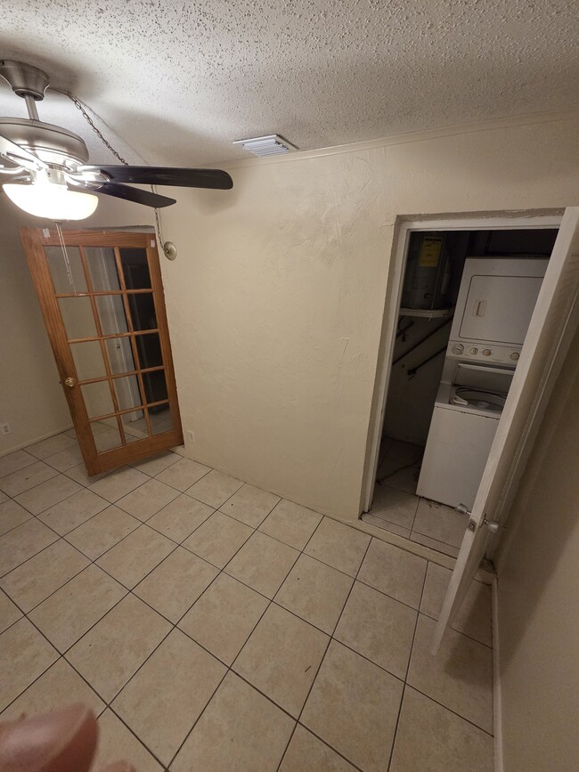 Bonus Room / Den - 9332 Sun Ct Unit 1