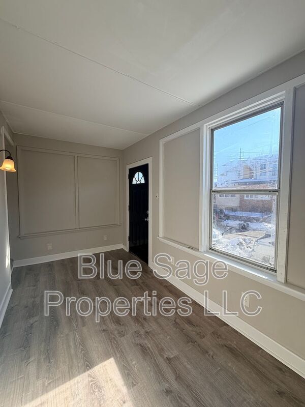 Photo - 425 Pusey Ave