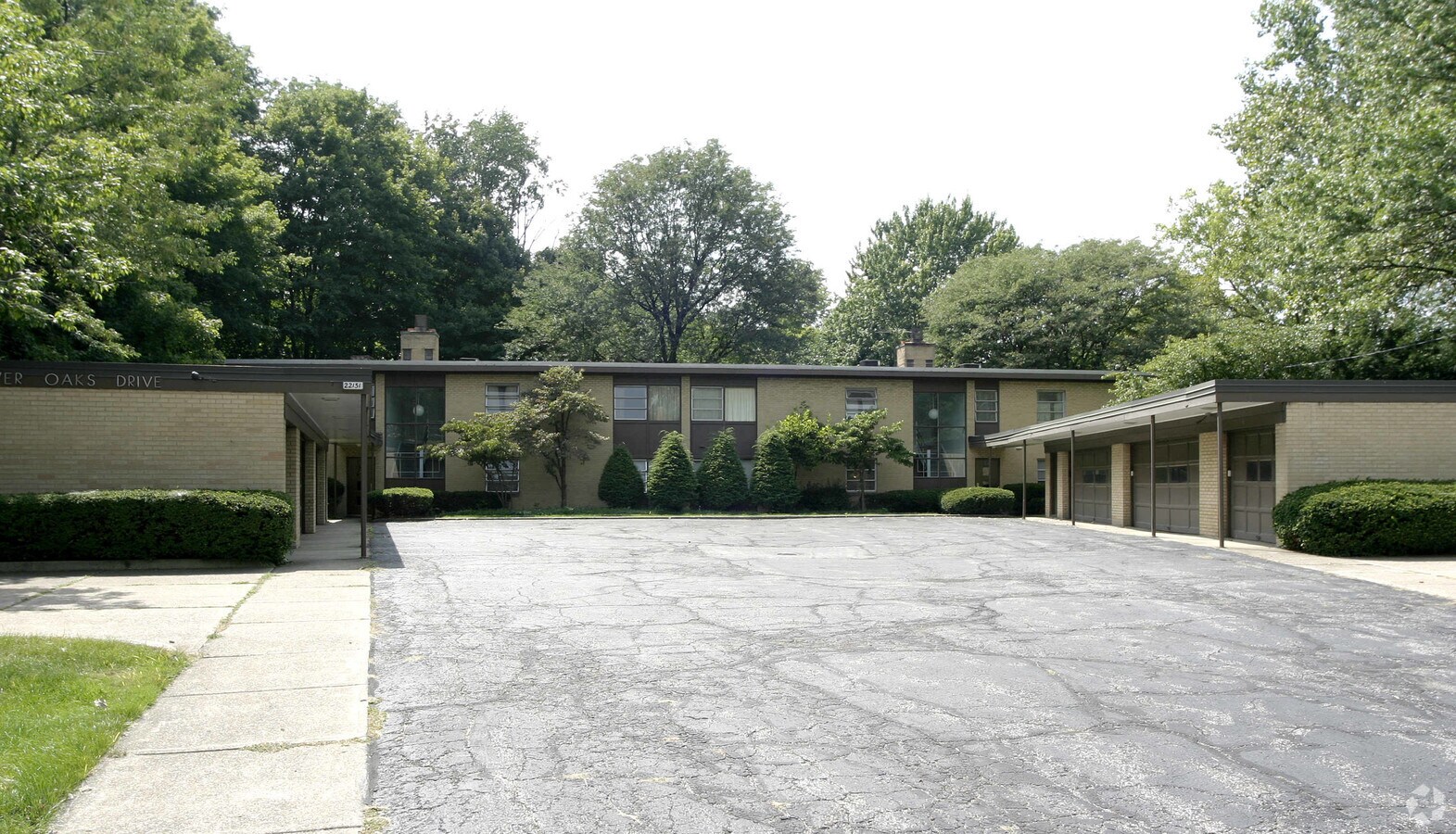 Photo - 22131 River Oaks Dr