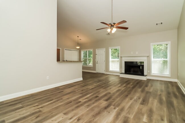 Photo - 205 Westridge Cir