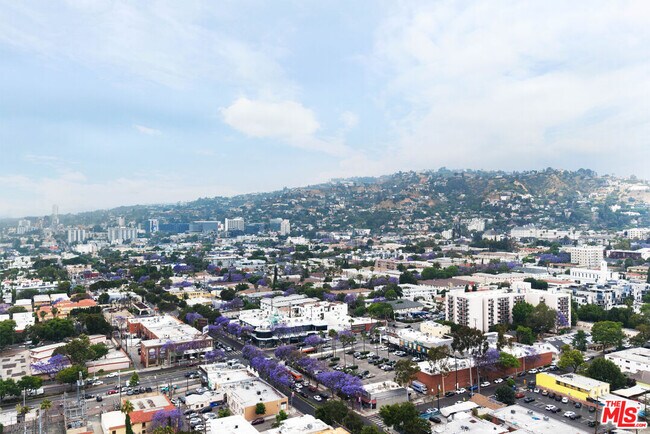1007 N Genesee Ave