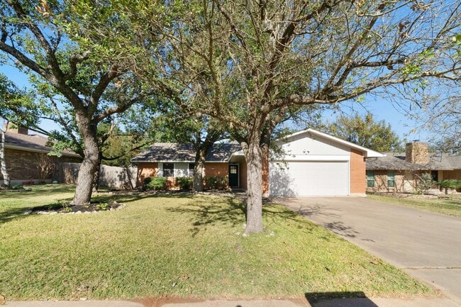 Building Photo - 5510 Wagon Train Rd Rental
