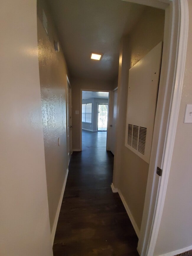 Glenrose Square Apartments