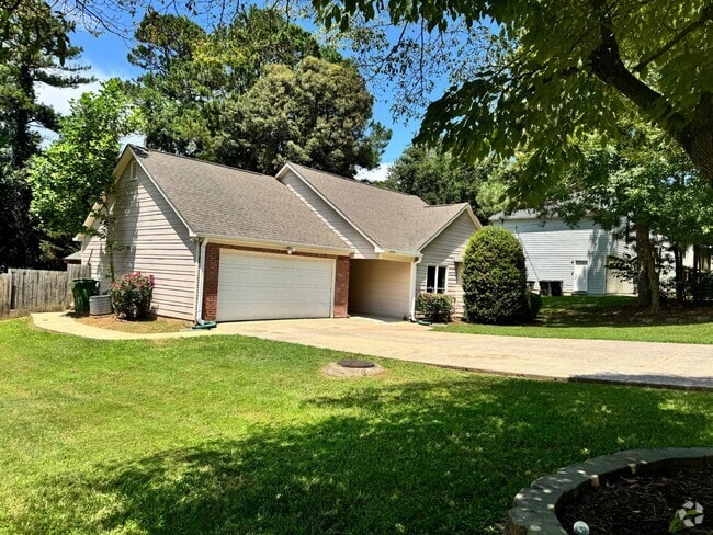 Building Photo - 4262 Apache Dr SE Rental