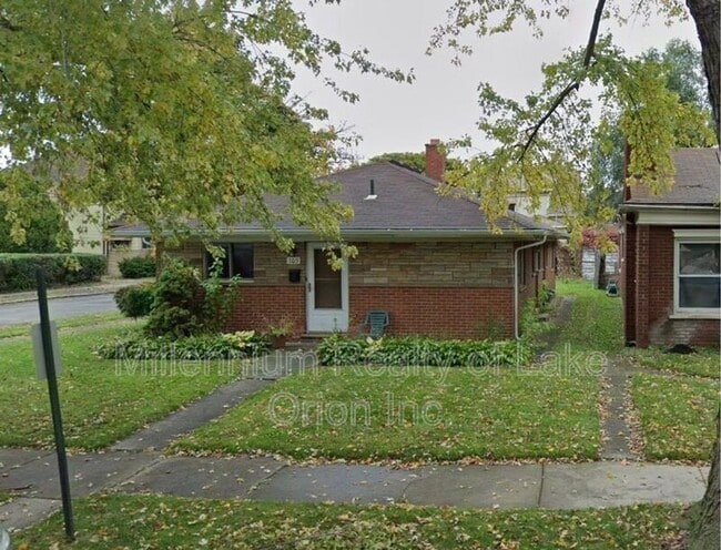 Building Photo - 105 Walnut St