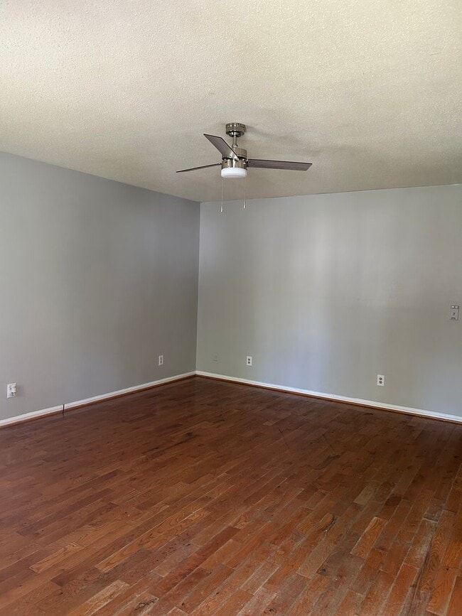 Photo - Welcome to this charming 3 bedroom, 2 bathroom home located in Spartanburg, SC.