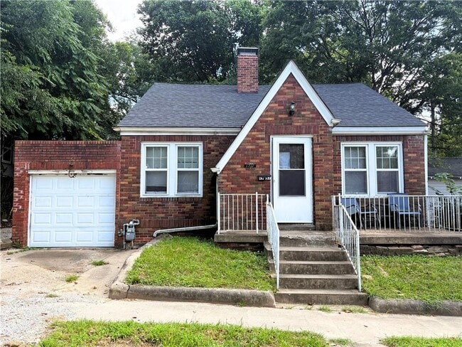 Photo - 1537 W William St