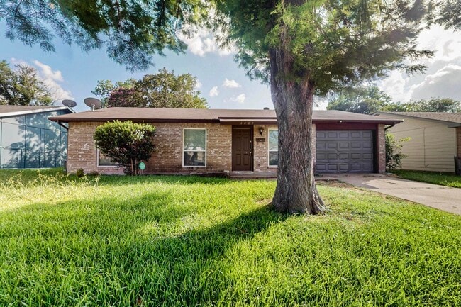 Building Photo - 4009 Providence Dr Rental