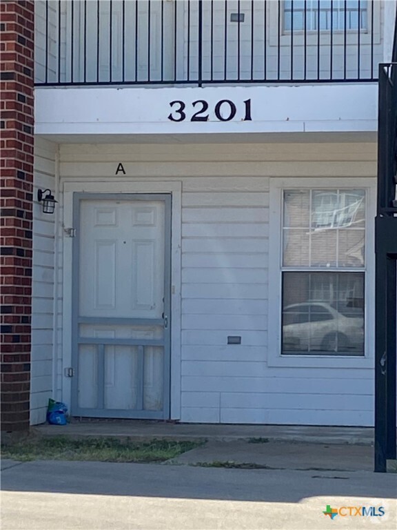Building Photo - 3201 Hereford Ln Unit A Rental