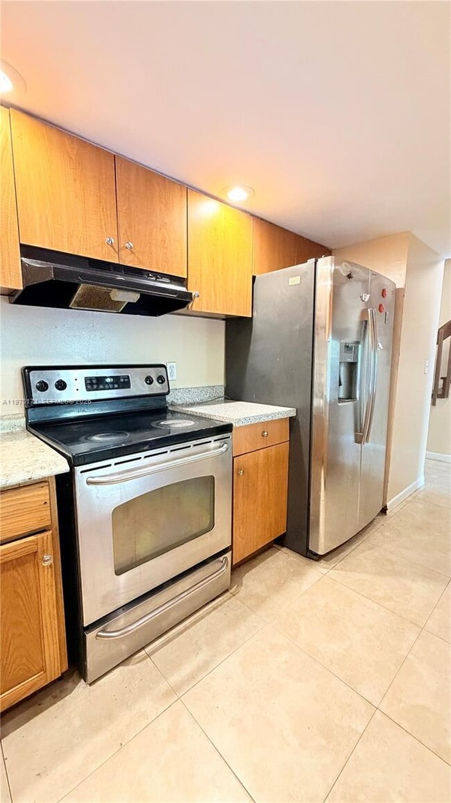 Photo - 948 SW 74th Ave